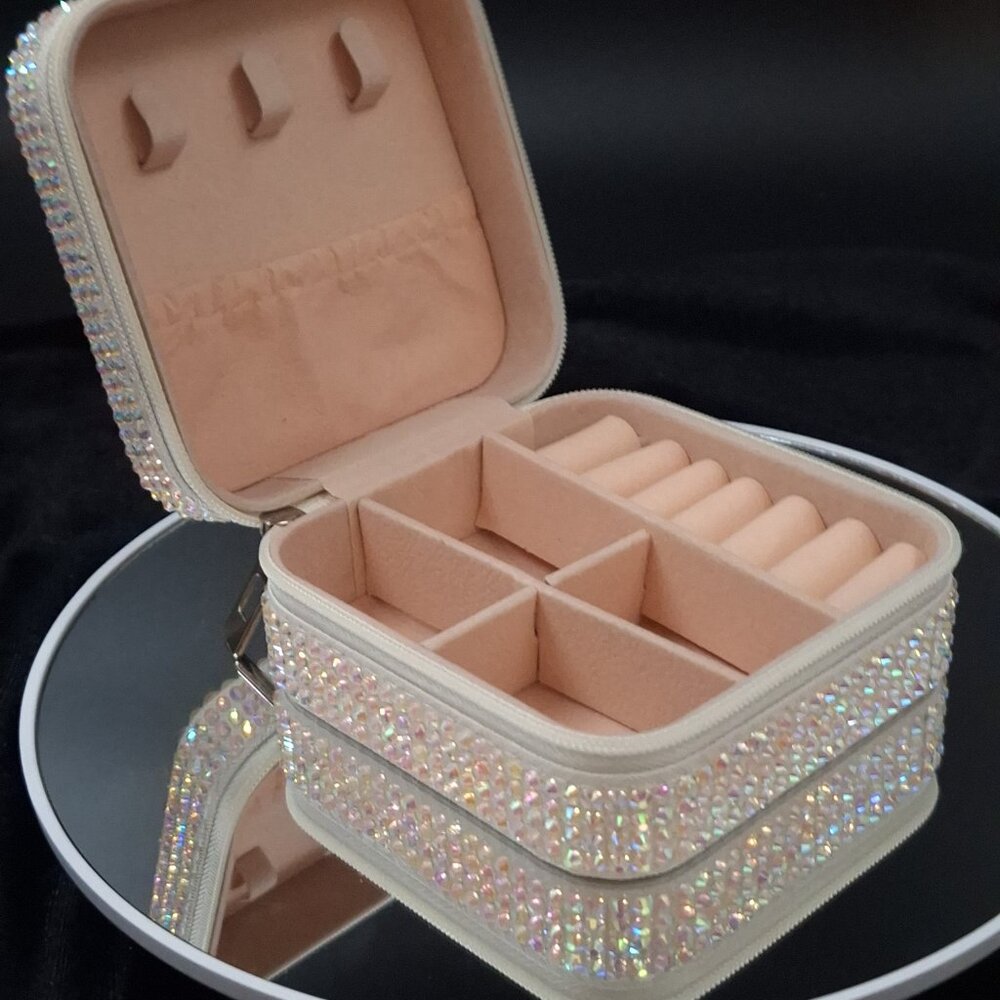 Small White Jewelry Box with Translucent Rhinestones. - Picture 2 of 2